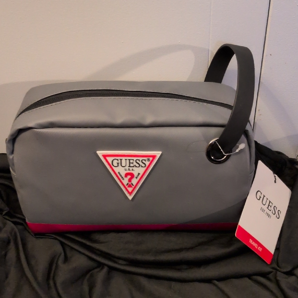 GUESS Men's Gray and Red Toiletry Bag